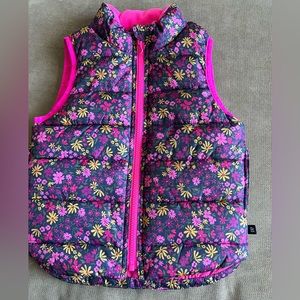 Gap Girls vest - size 4 never worn